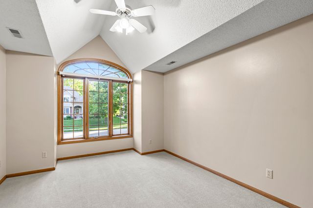 346 GOLDEN OAKS Drive, Council Bluffs, IA 51503