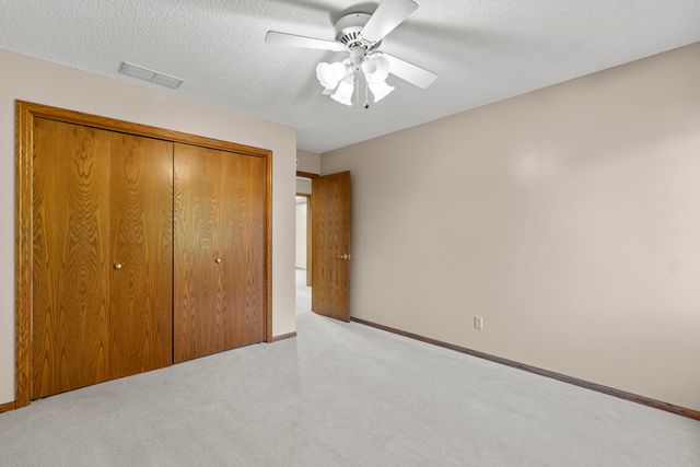 346 GOLDEN OAKS Drive, Council Bluffs, IA 51503