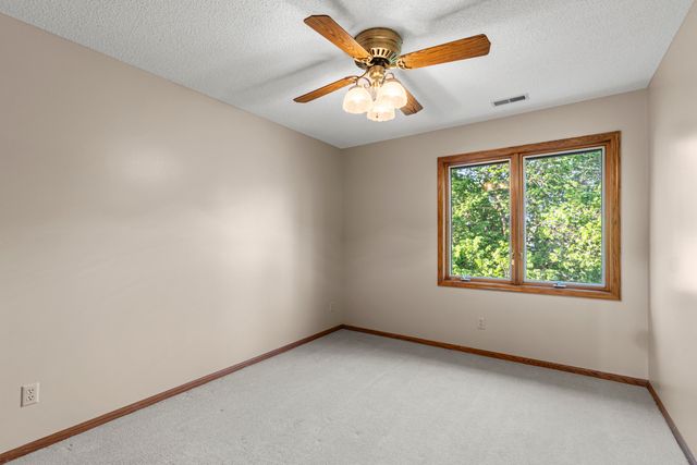 346 GOLDEN OAKS Drive, Council Bluffs, IA 51503