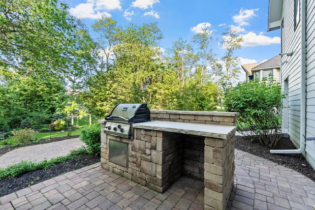 346 GOLDEN OAKS Drive, Council Bluffs, IA 51503
