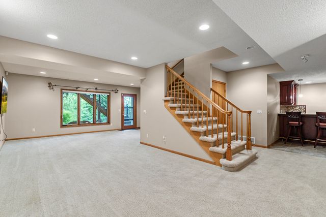 346 GOLDEN OAKS Drive, Council Bluffs, IA 51503