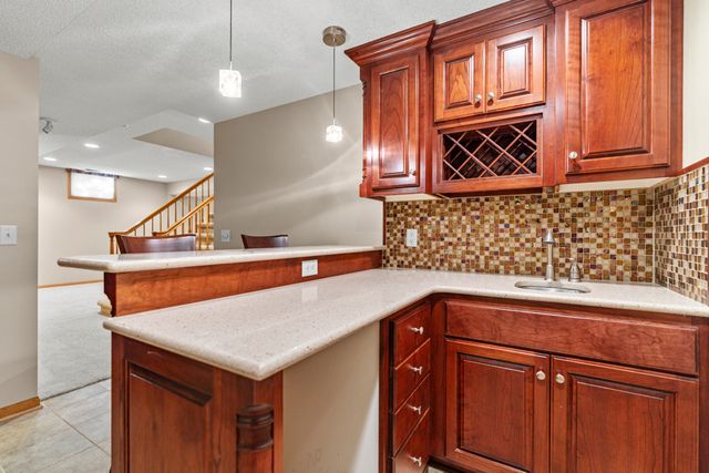 346 GOLDEN OAKS Drive, Council Bluffs, IA 51503