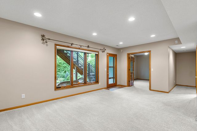 346 GOLDEN OAKS Drive, Council Bluffs, IA 51503