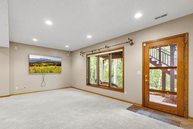 346 GOLDEN OAKS Drive, Council Bluffs, IA 51503
