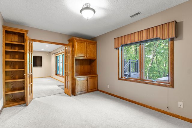 346 GOLDEN OAKS Drive, Council Bluffs, IA 51503