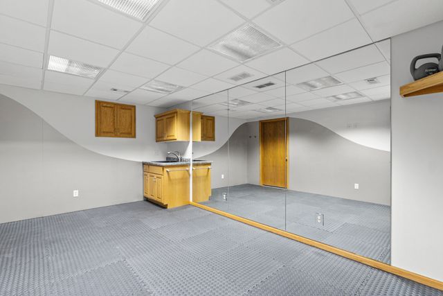 346 GOLDEN OAKS Drive, Council Bluffs, IA 51503