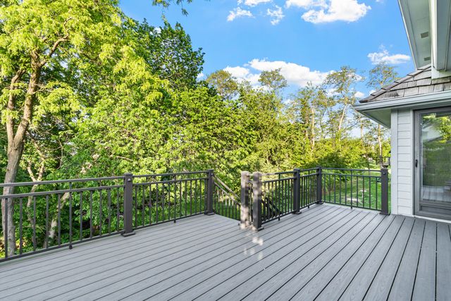 346 GOLDEN OAKS Drive, Council Bluffs, IA 51503