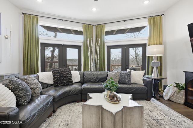 5554 Riverside Drive, Joplin, MO 64804