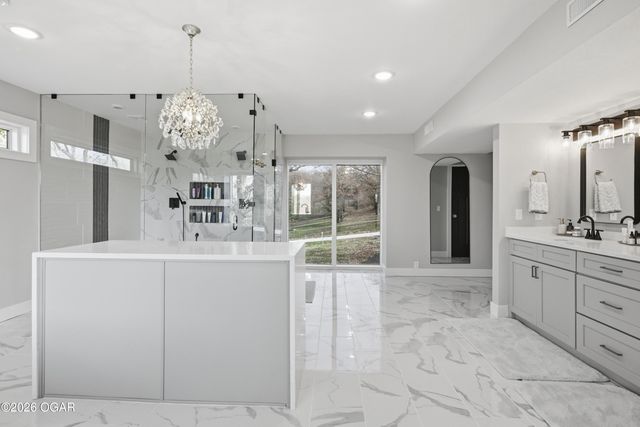 5554 Riverside Drive, Joplin, MO 64804