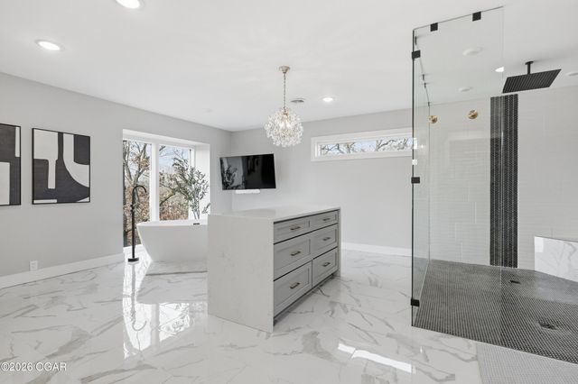 5554 Riverside Drive, Joplin, MO 64804