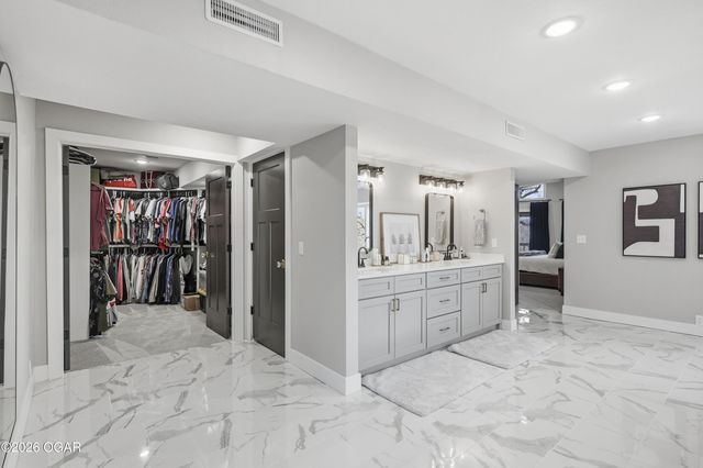 5554 Riverside Drive, Joplin, MO 64804