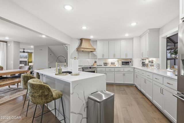 5554 Riverside Drive, Joplin, MO 64804