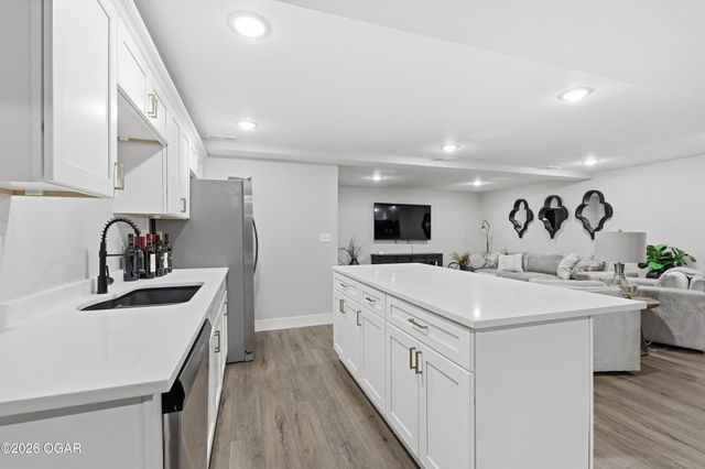 5554 Riverside Drive, Joplin, MO 64804