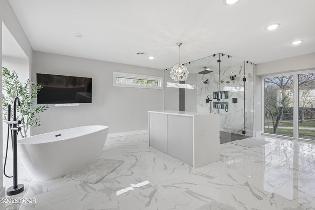 5554 Riverside Drive, Joplin, MO 64804