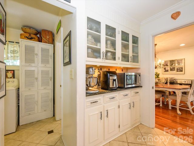 1300 Bevis Drive, Charlotte, NC 28209