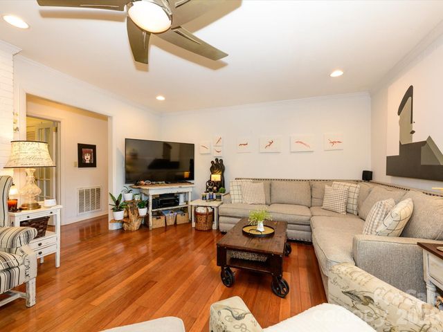 1300 Bevis Drive, Charlotte, NC 28209