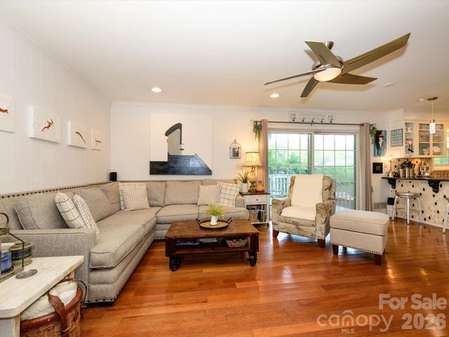 1300 Bevis Drive, Charlotte, NC 28209
