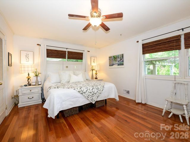 1300 Bevis Drive, Charlotte, NC 28209