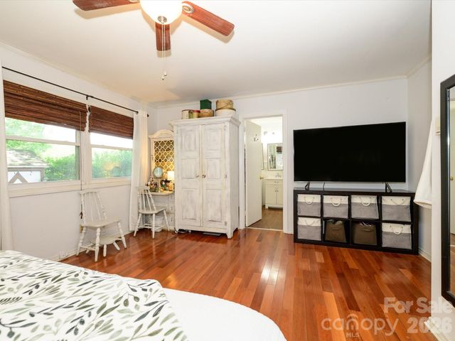 1300 Bevis Drive, Charlotte, NC 28209