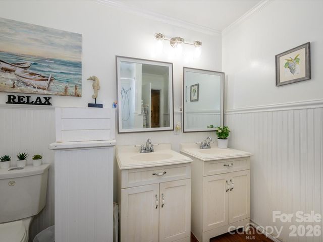 1300 Bevis Drive, Charlotte, NC 28209