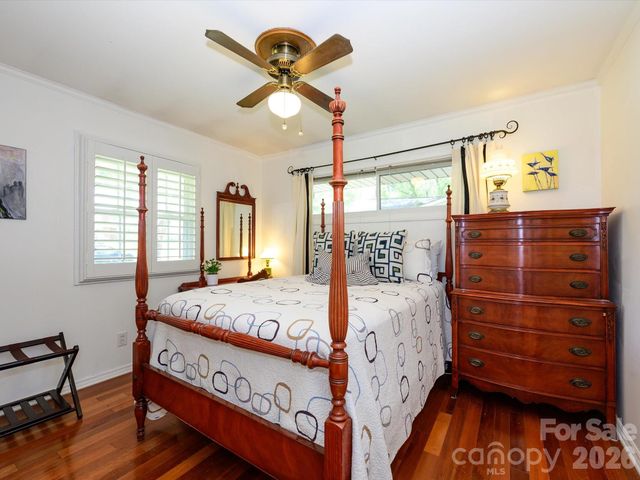 1300 Bevis Drive, Charlotte, NC 28209