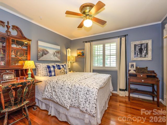 1300 Bevis Drive, Charlotte, NC 28209