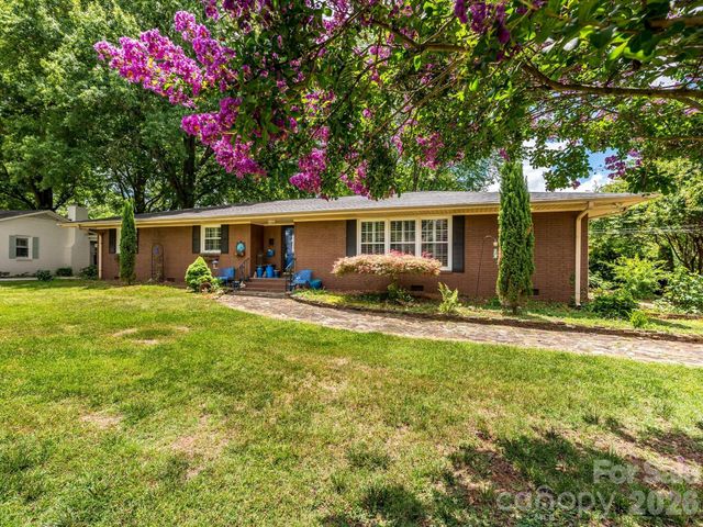 1300 Bevis Drive, Charlotte, NC 28209