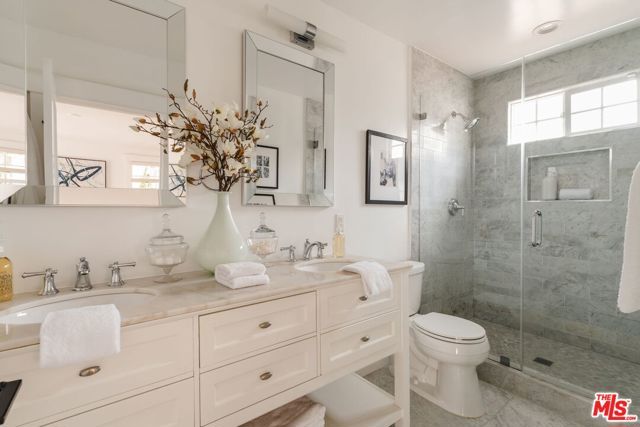 6065 Selma Avenue, Los Angeles, CA 90028