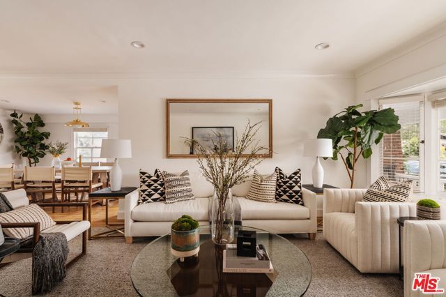 6065 Selma Avenue, Los Angeles, CA 90028