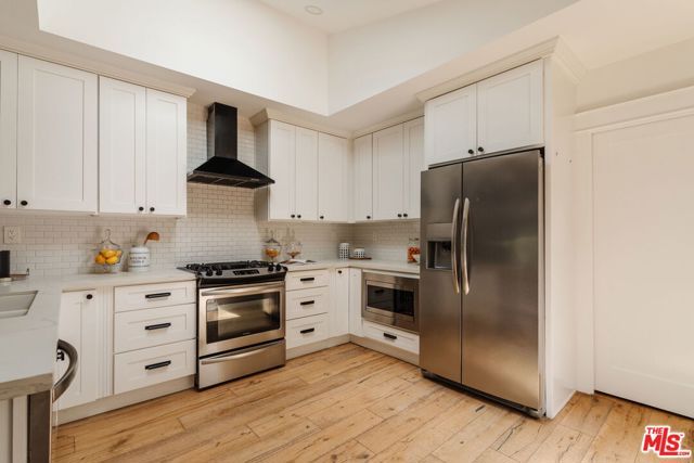 6065 Selma Avenue, Los Angeles, CA 90028