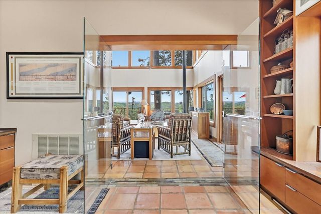 20111 Tanglewood Rd, Grass Valley, CA 95945
