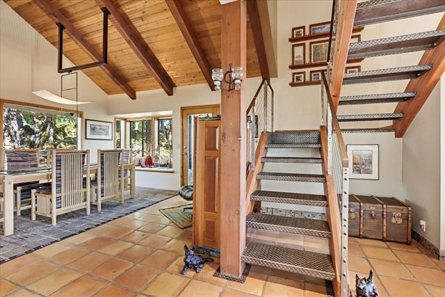 20111 Tanglewood Rd, Grass Valley, CA 95945