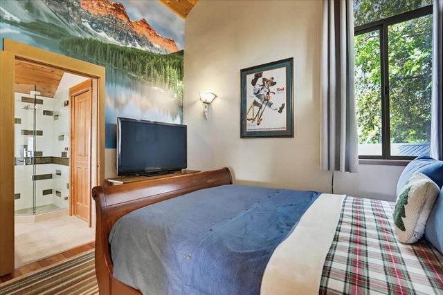 20111 Tanglewood Rd, Grass Valley, CA 95945