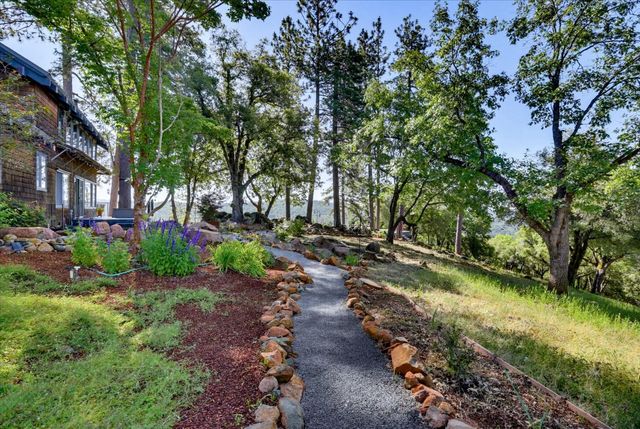 20111 Tanglewood Rd, Grass Valley, CA 95945