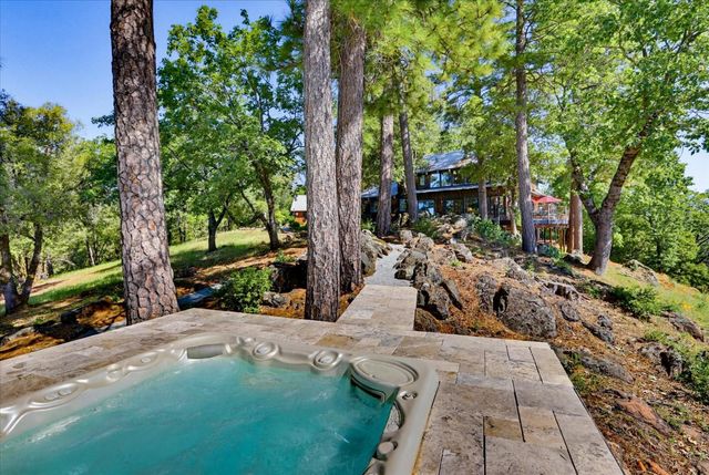 20111 Tanglewood Rd, Grass Valley, CA 95945