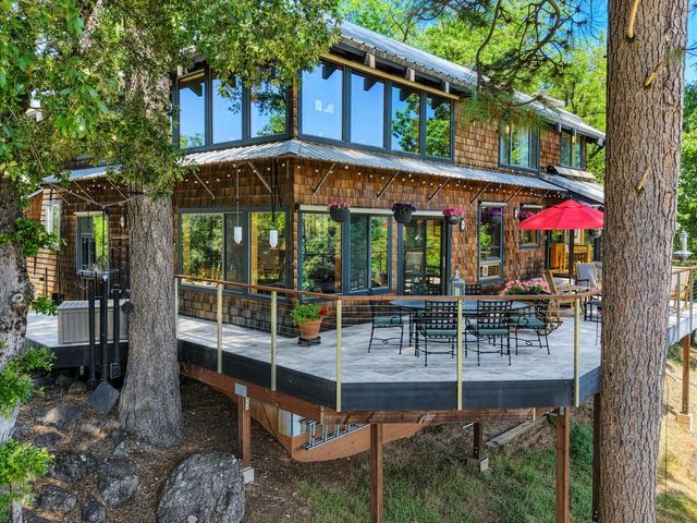 20111 Tanglewood Rd, Grass Valley, CA 95945