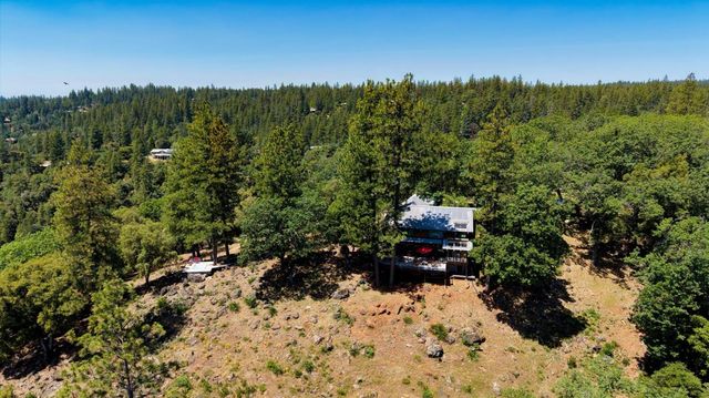 20111 Tanglewood Rd, Grass Valley, CA 95945