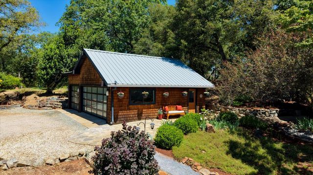 20111 Tanglewood Rd, Grass Valley, CA 95945