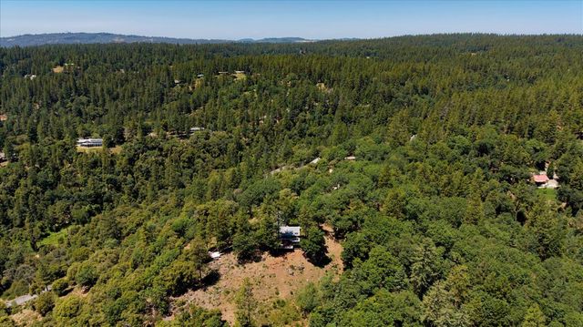 20111 Tanglewood Rd, Grass Valley, CA 95945