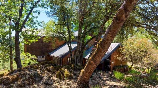 20111 Tanglewood Rd, Grass Valley, CA 95945