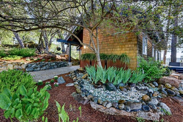 20111 Tanglewood Rd, Grass Valley, CA 95945