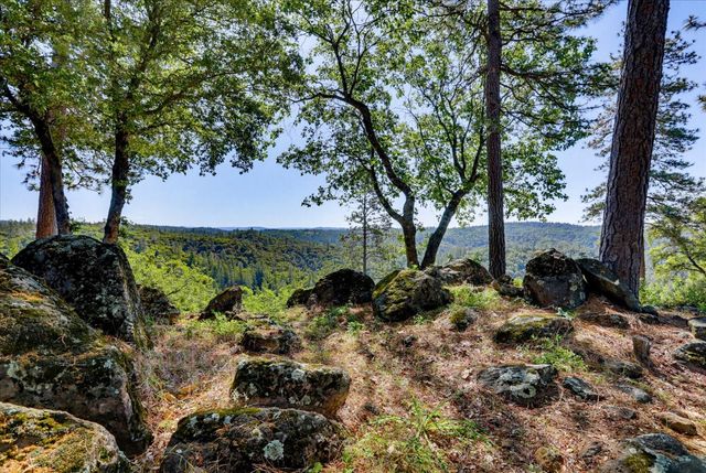 20111 Tanglewood Rd, Grass Valley, CA 95945