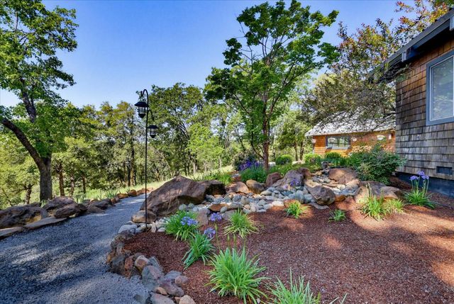 20111 Tanglewood Rd, Grass Valley, CA 95945