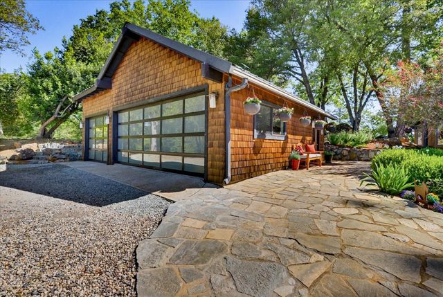 20111 Tanglewood Rd, Grass Valley, CA 95945
