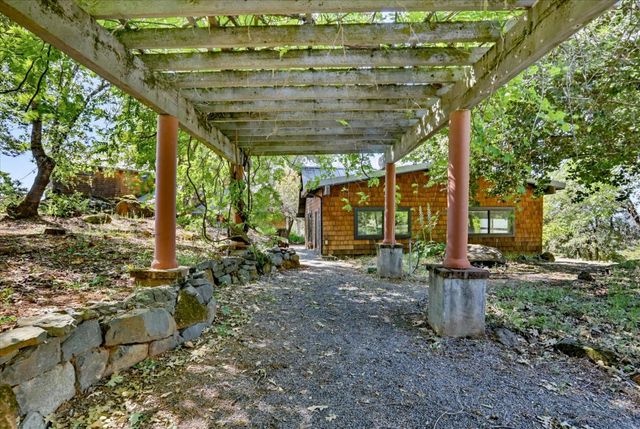 20111 Tanglewood Rd, Grass Valley, CA 95945