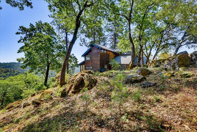 20111 Tanglewood Rd, Grass Valley, CA 95945