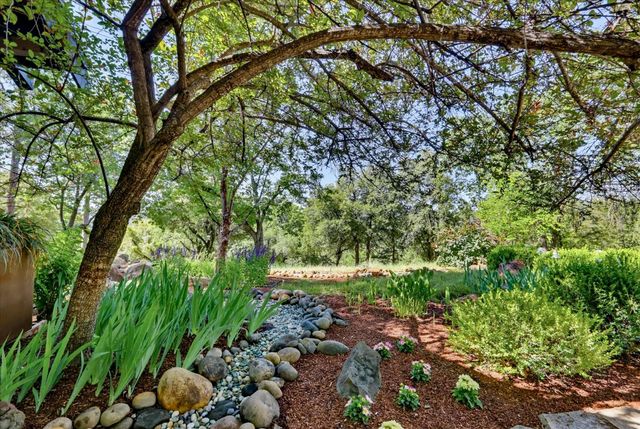 20111 Tanglewood Rd, Grass Valley, CA 95945