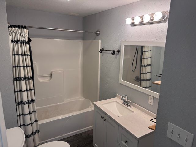 809 S 4TH ST, Moberly, MO 65259