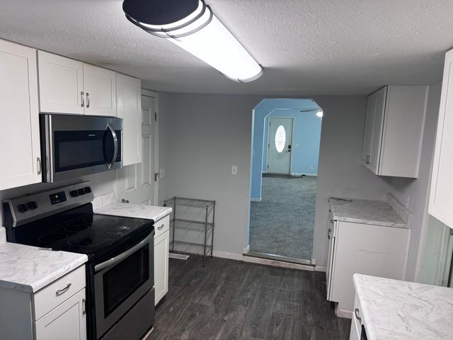809 S 4TH ST, Moberly, MO 65259