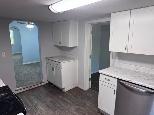 809 S 4TH ST, Moberly, MO 65259